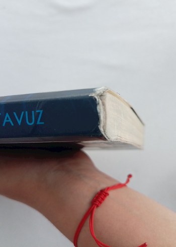 Beden Renk Emine Tavuz - Uzak, Yere Yakın, Yıldızlara