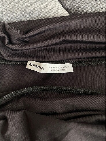 Bershka Bershka omuzları açık ince triko