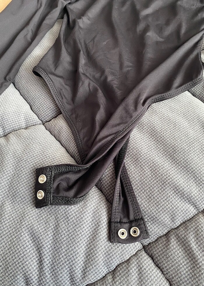 Bershka omuzları açık ince triko - Görsel 5