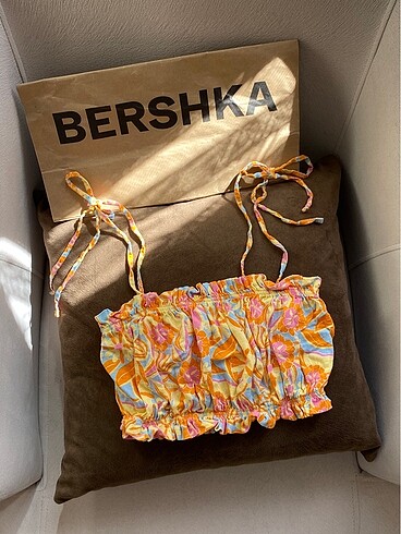 BERSHKA kısa renkli crop