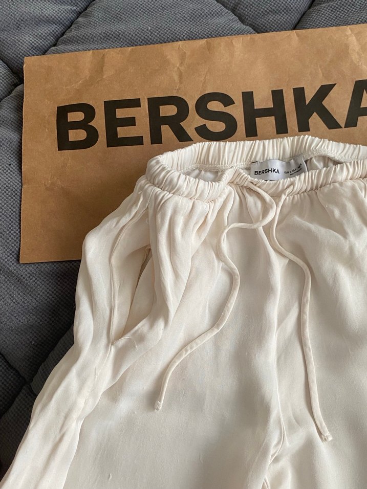 BERSHKA Saten beyaz rengi pantolon - Görsel 5