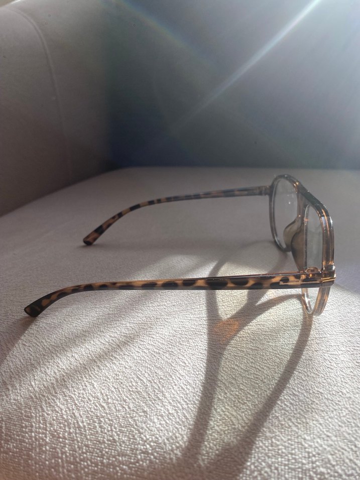 Bej Şeffaf Klasik Kadın Gözlüğü - Görsel 3