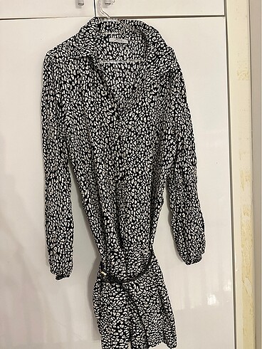 Bershka Elbise