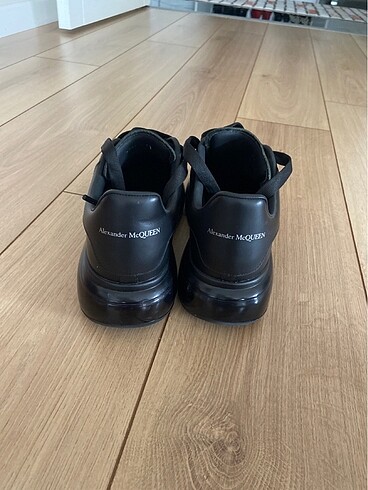 41 Beden İthal Alexander McQueen