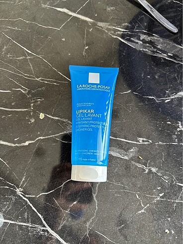 La roche posay yüz yıkama jeli