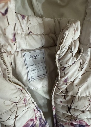 Çiçek Desenli Kapüşonlu Kız Montu - Görsel 2