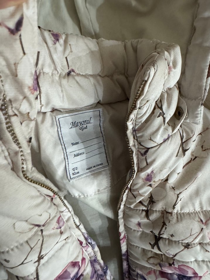 Çiçek Desenli Kapüşonlu Kız Montu - Görsel 2