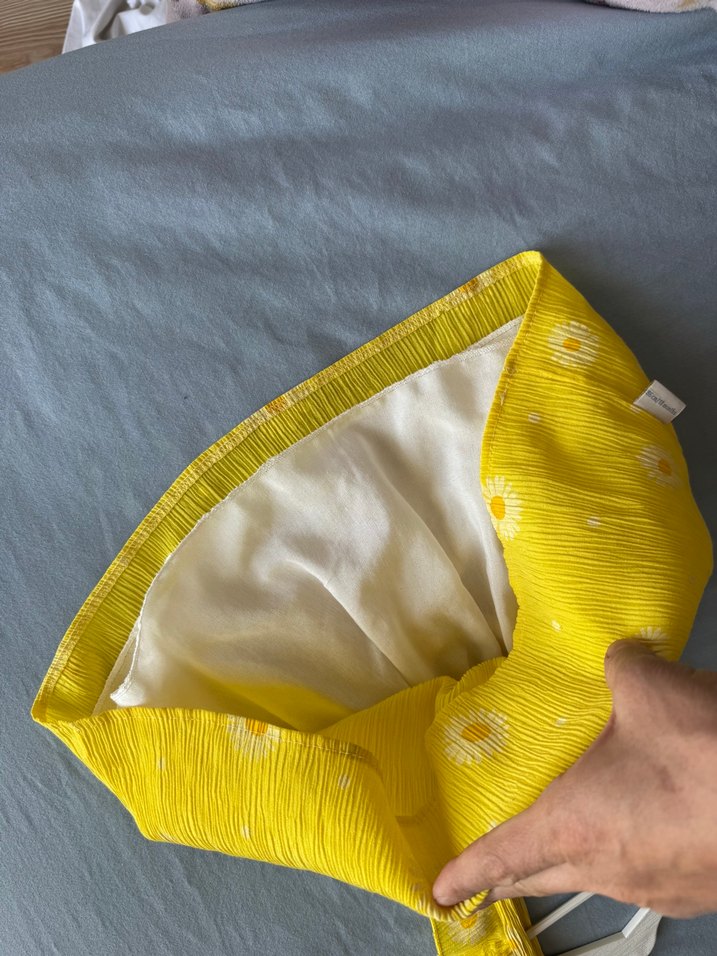 Sarı papatya desenli etekli salopet - Görsel 5