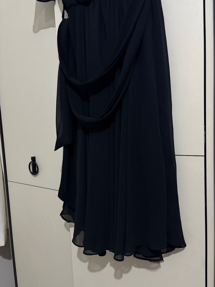 Siyah V Yaka Drapeli Uzun Kadın Elbise - Görsel 4