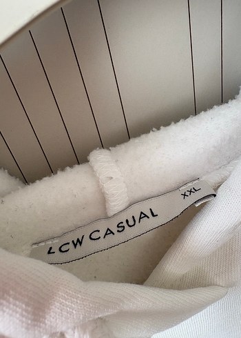 Beyaz Kapüşonlu Sweatshirt - Görsel 4