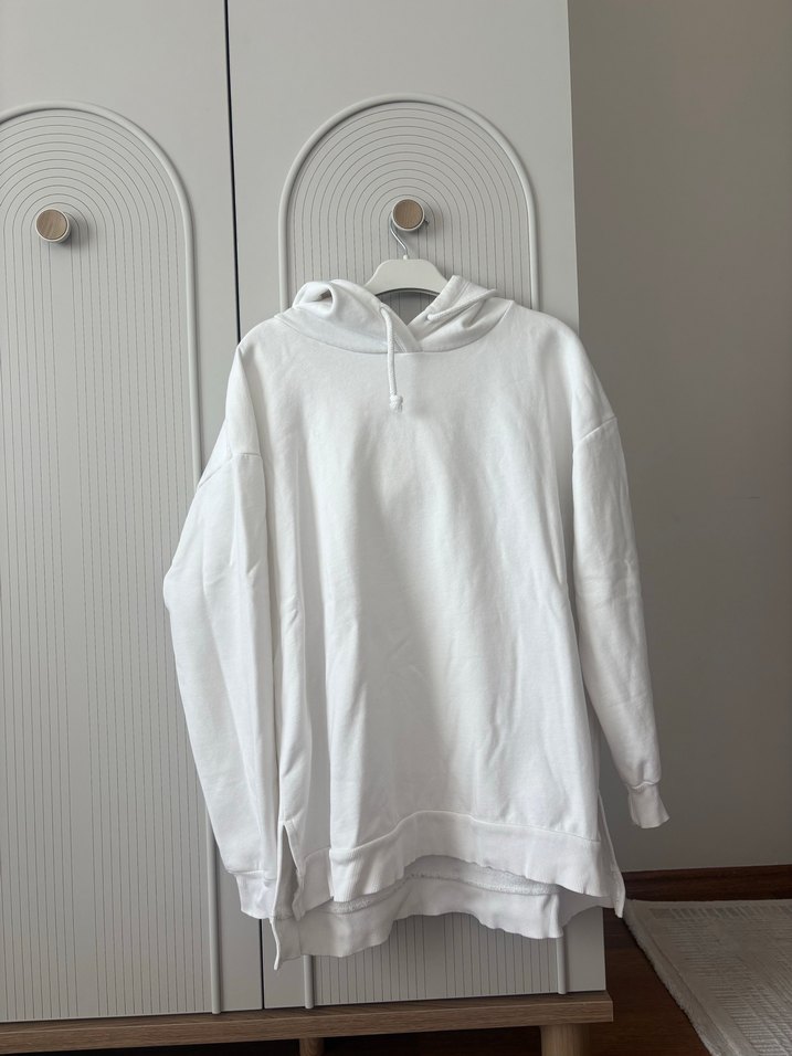 Beyaz Kapüşonlu Sweatshirt - Görsel 2