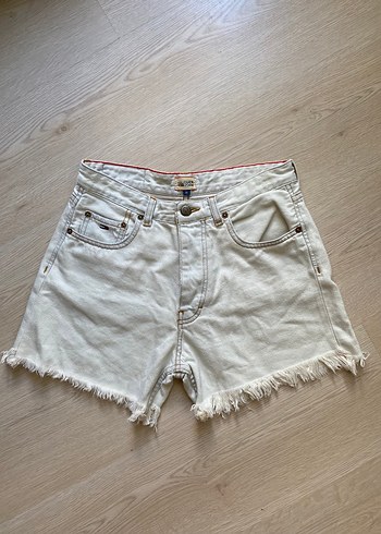 Tommy Hilfiger Beyaz Denim Mini Şort