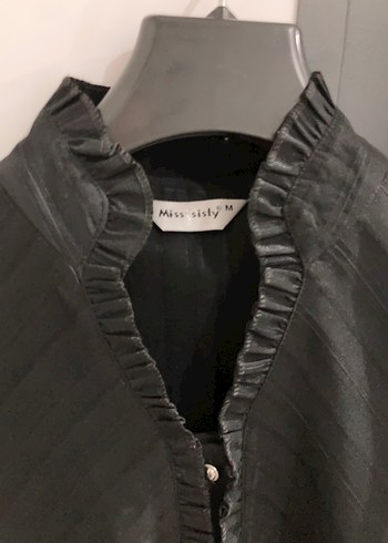 Kadın Siyah V Yaka Piliseli Gömlek - Görsel 3