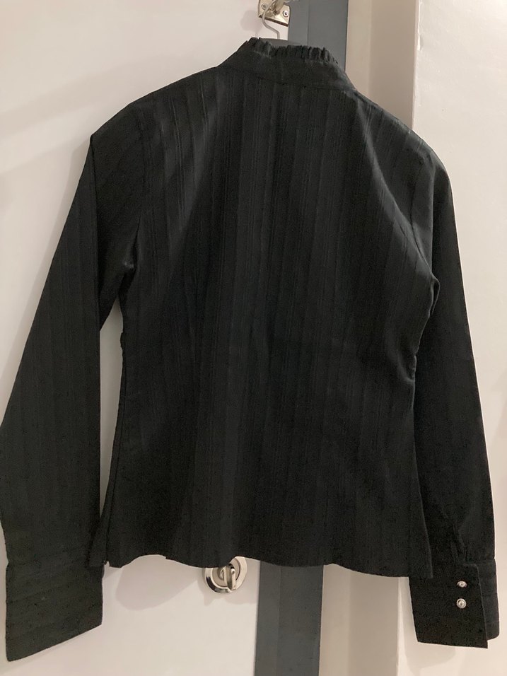 Kadın Siyah V Yaka Piliseli Gömlek - Görsel 2