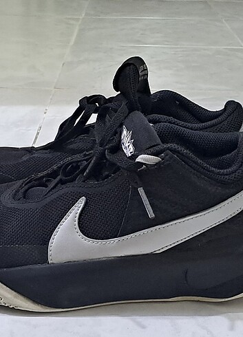 37,5 Beden siyah Renk Nike Basketbol ayakkabısı