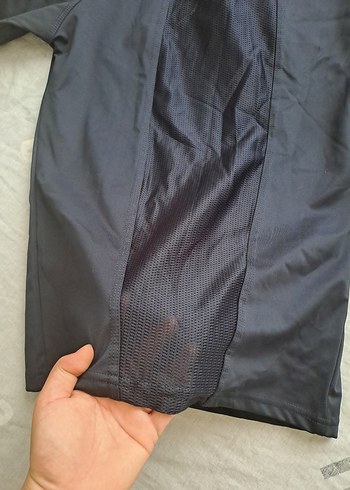 Kadın spor üst sırt ve el detayli - Görsel 5