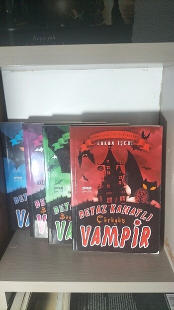 Beyaz Kanatlı Vampir Set 1