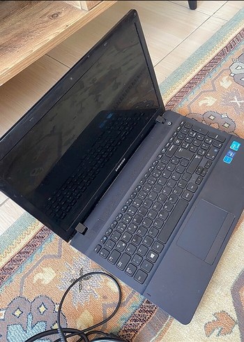 Siyah Samsung Laptop