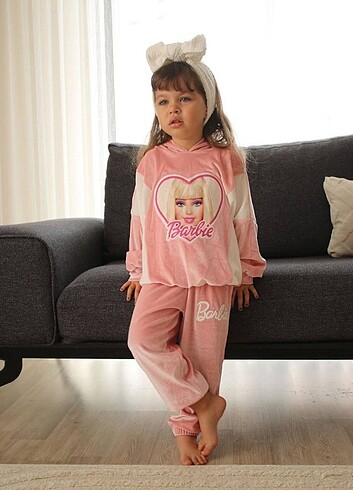 5 Yaş Beden ZARA Barbie baskılı pijama takımı 