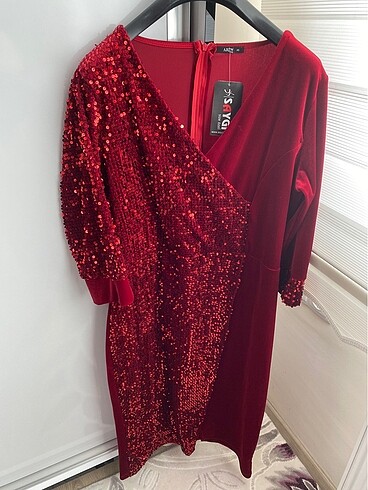 48 Beden kırmızı Renk Pul payet kadife elbise