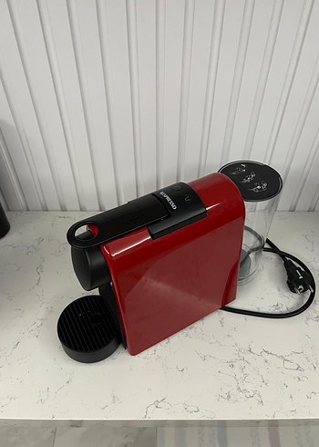 Beden Renk Nespresso Kırmızı Kapsül Kahve Makinesi