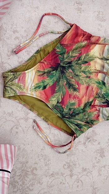 Trendyol & Milla Bikini mayo tatil