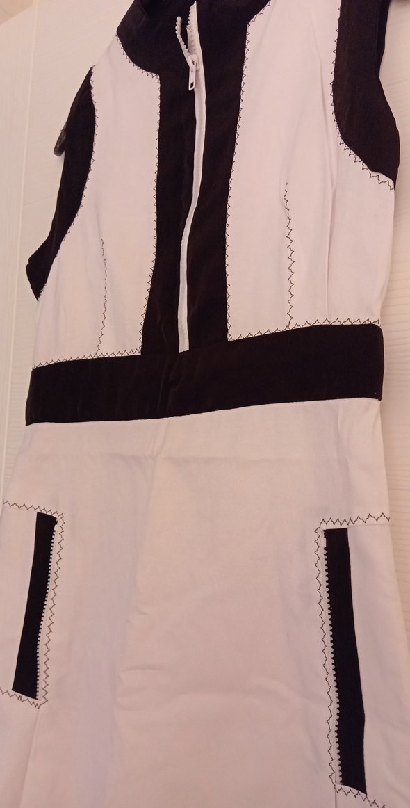 V Yaka Fermuarlı Beyaz Midi Elbise - Görsel 2