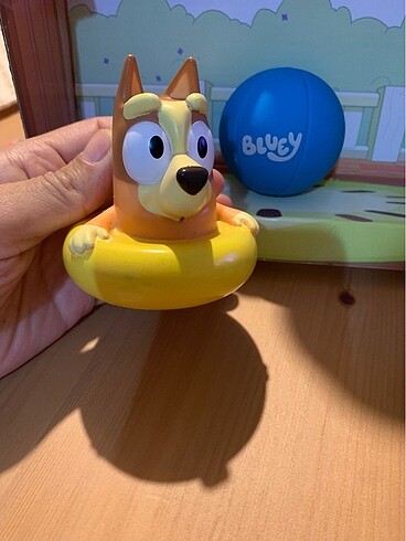 Diğer Bluey ve Bingo orjinal su oyuncağı