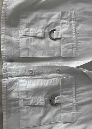 Beyaz Keten V Yaka Düğmeli Gömlek - Görsel 2