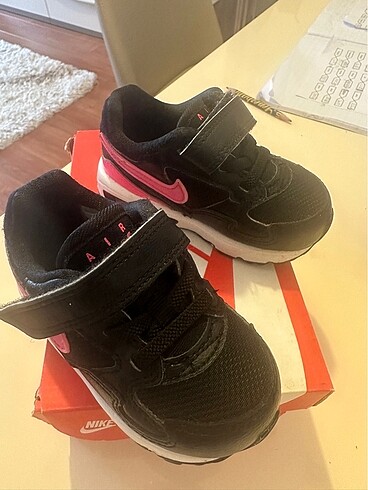 21 Beden siyah Renk Nike spor ayakkabı