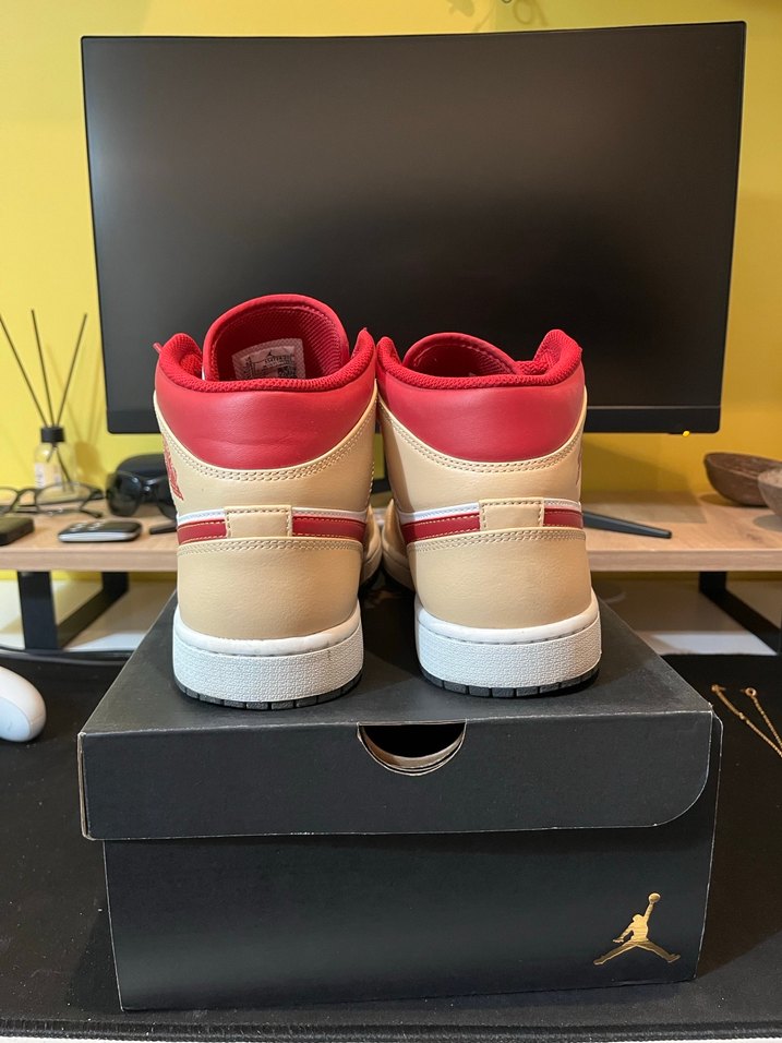 Nike air jordan 1 mid - Görsel 3