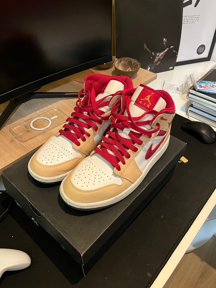 Nike air jordan 1 mid - Görsel 2