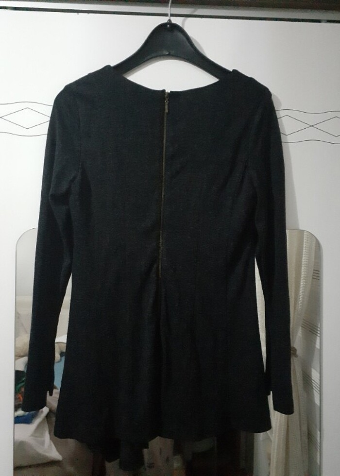 Arkasi fermuarlı bluz - Görsel 2