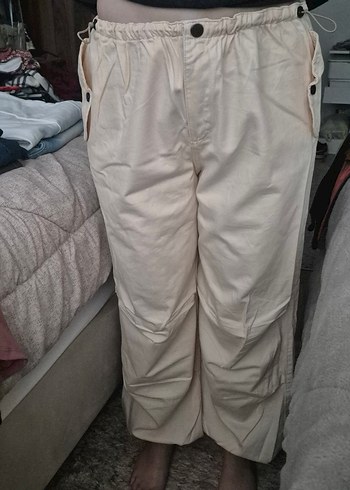 Düğmeli Bej Kadın Bol Kesim Midi Pantolon - Görsel 4