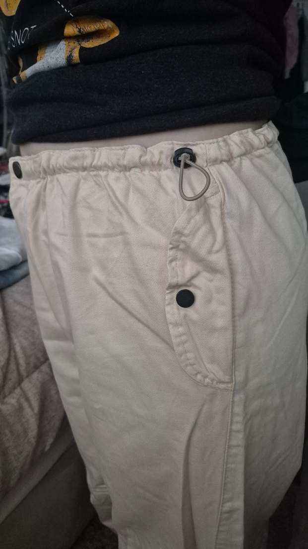 Düğmeli Bej Kadın Bol Kesim Midi Pantolon - Görsel 3