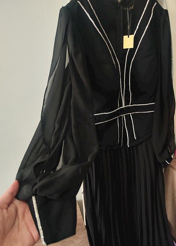 Uzun Siyah Pilili Kadın Abiye Elbise - Görsel 3