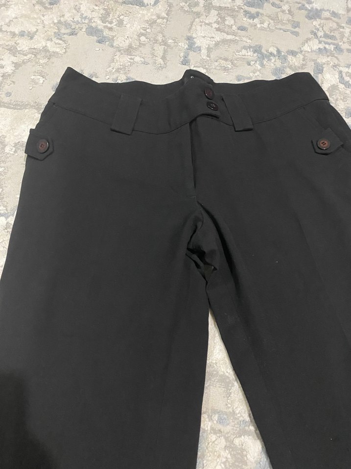 Düğmeli Siyah Kadın Midi Kumaş Pantolon - Görsel 3