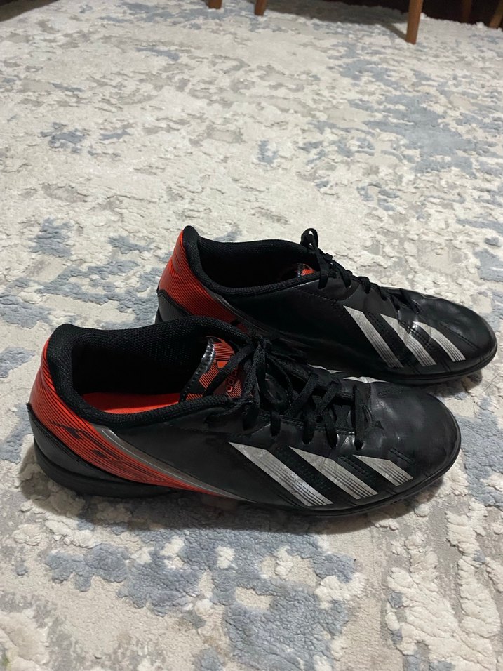 Orjınal Adidas halı saha ayakkabısı - Görsel 2