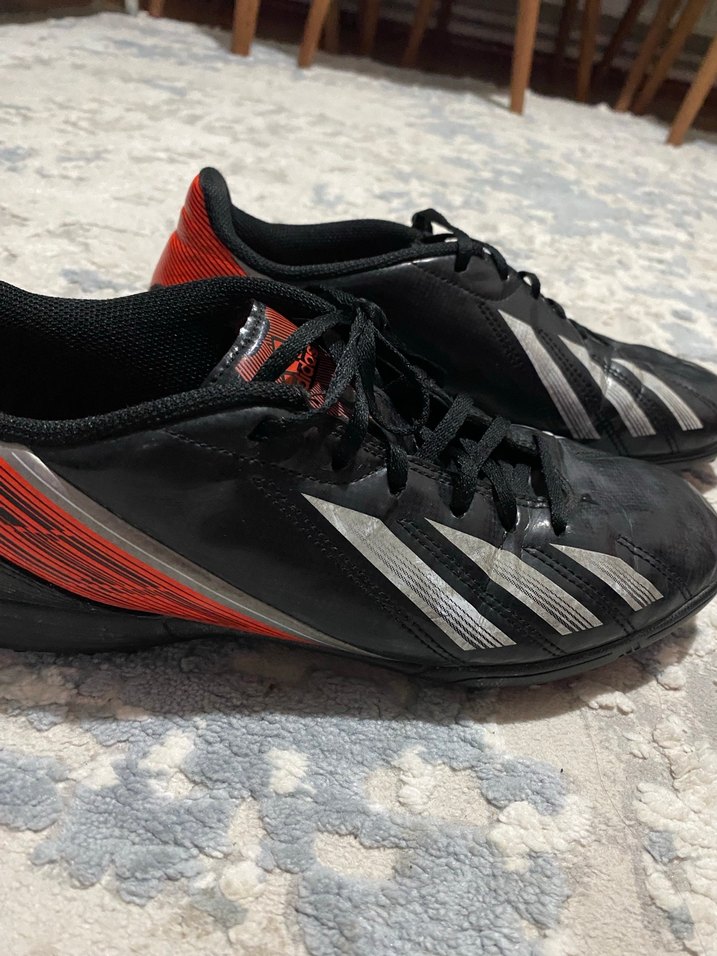 Orjınal Adidas halı saha ayakkabısı - Görsel 3