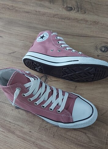 PEMBE CONVERSE 