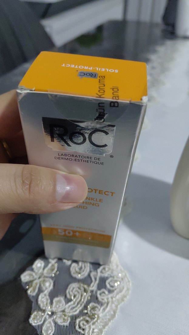 RoC Güneş Koruyucu Kırışıklık Karşıtı Sıvı SPF 50+ - Görsel 2