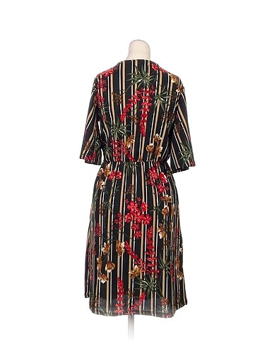 m Beden PreLoved Uzun Elbise %70 İndirimli.