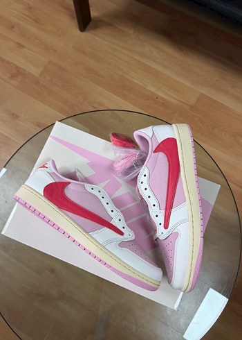 New Balance Pembe Ve Beyaz Dusuk Bilekli Sneaker