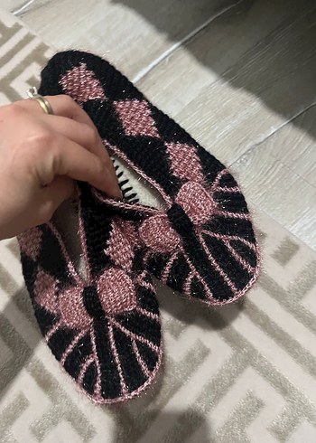 Pembe Nakışlı Örgü Kadın Terlik - Görsel 3