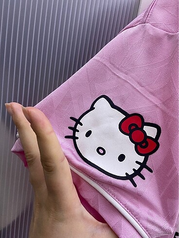 Bershka Hello kitty forma