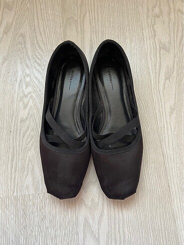 Bershka balerin babet