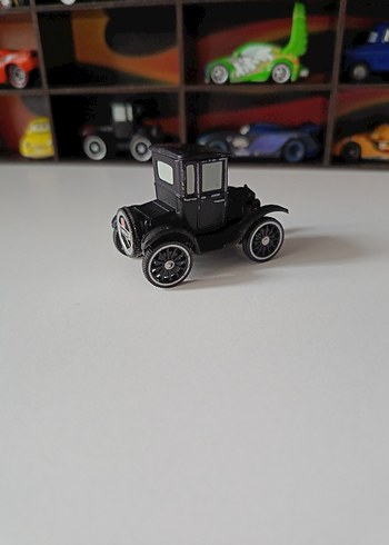 Beden Renk Disney Pixar Cars Lizzie