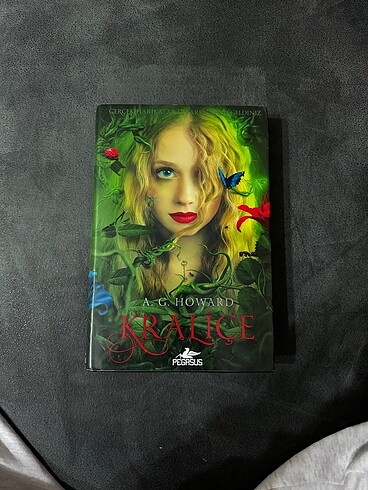 Pegasus Yayınları Kraliçe (1. Kitap)