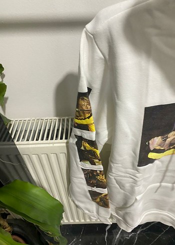 BERSHKA marka Orjinal Ürün
Hoodie kapşonlu
KİLL BİLL BASKILI - Görsel 13