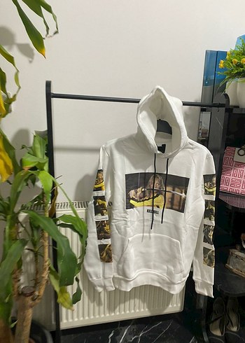 BERSHKA marka Orjinal Ürün
Hoodie kapşonlu
KİLL BİLL BASKILI - Görsel 14